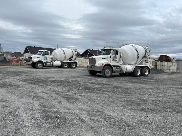 Concrete delivery for agricultural projects in Drummondville